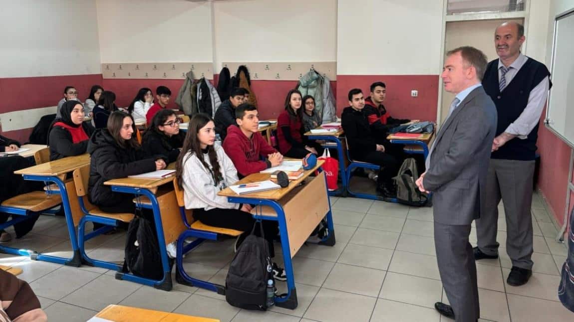 Kırşehir İl Milli Eğitim Müdürü Sayın Yasin GÜLŞEN okulumuzu ziyaret etti.